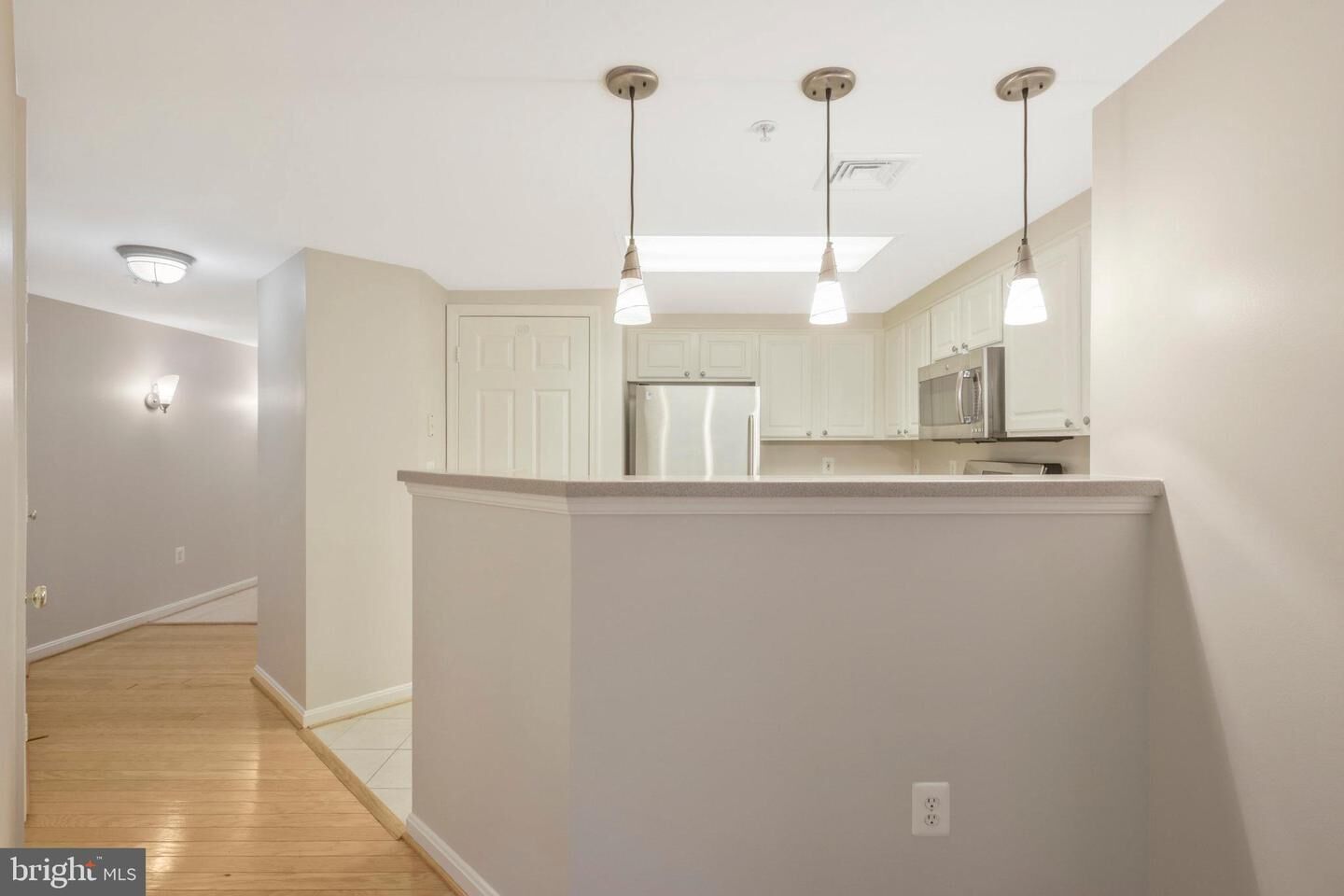Property Photo: 3830 9th Street N 203W VA 22203