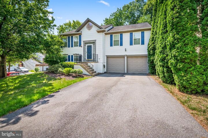 Property Photo:  6242 Patuxent Quarter Road  MD 21076 
