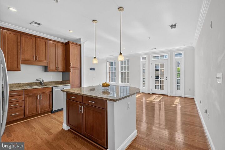 Property Photo:  1023 Royal Street 205  VA 22314 