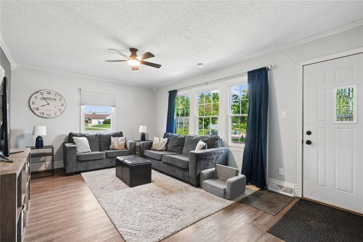 Property Photo:  415 Linwood Street SW  IA 52404 
