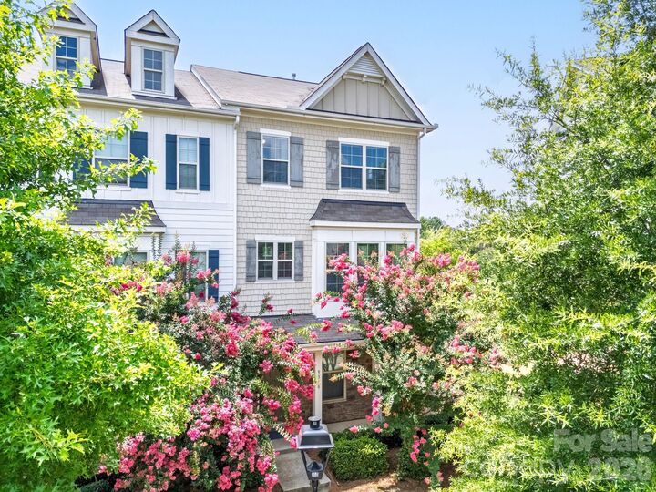 Property Photo: 9348 Ainslie Downs Street NC 28273