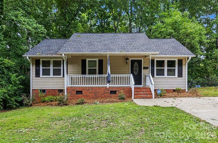 Property Photo: 308 Kershaw Street SC 29720