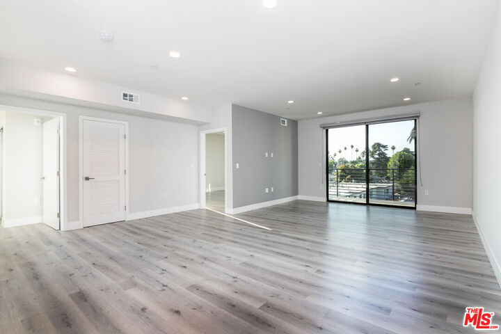 Property Photo:  14612 Calvert St  CA 91411 