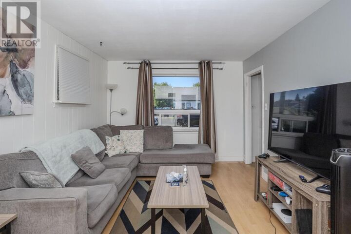 Property Photo: 262 Brock St E ON P7E 4H4