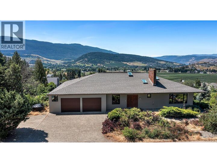 Property Photo: 460 Crestview Drive BC V1B 2X6