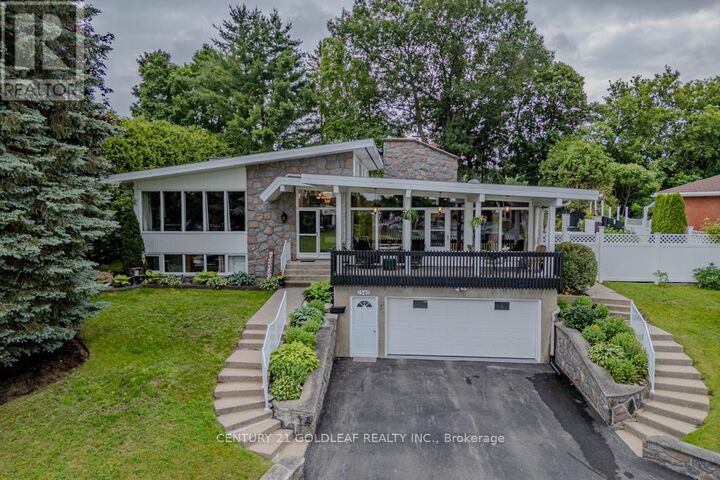 Property Photo:  1549 Du Parc Avenue  ON K4K 1C3 