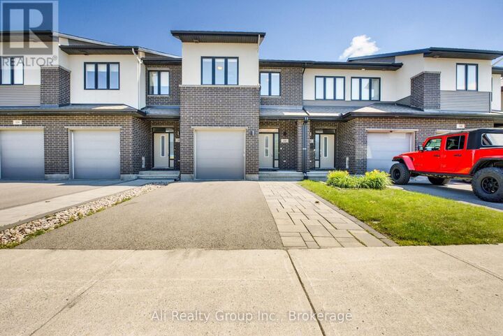 330 Nonius Street — photo 1