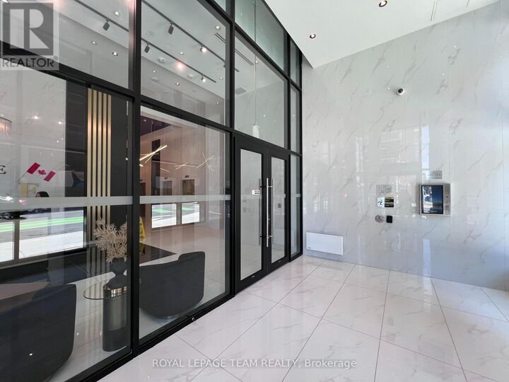 Property Photo:  180 George Street 1904  ON K1N 0G8 
