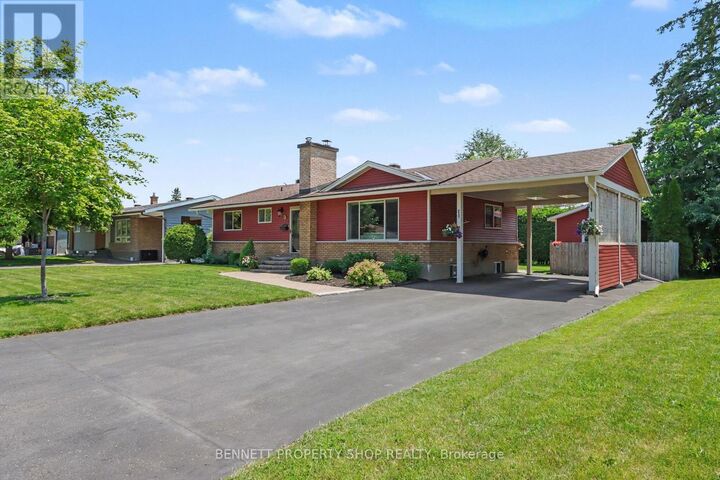 Property Photo: 28 Majestic Drive ON K2G 1C7