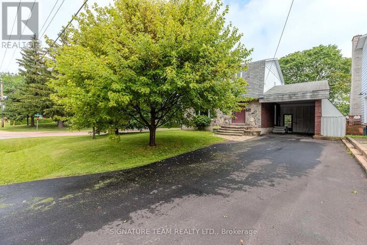 Property Photo: 401 Broadview Drive ON K8A 7W2
