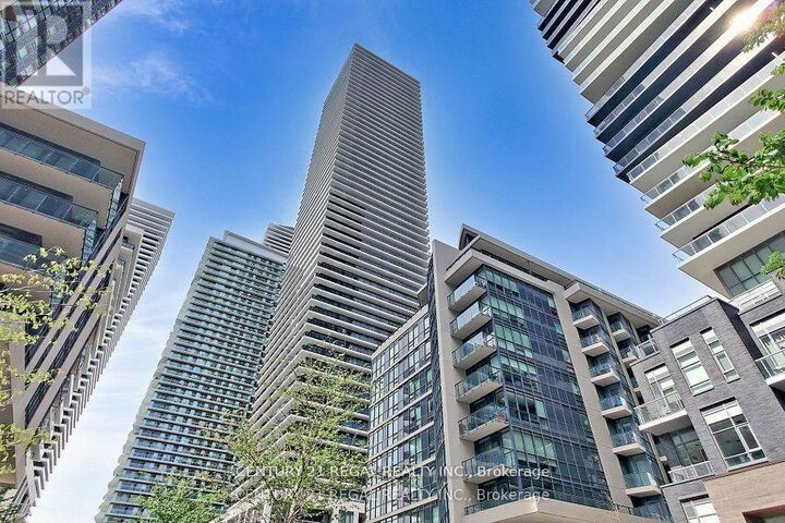 Property Photo: 70 Annie Craig Drive 1408 ON M8V 0G2