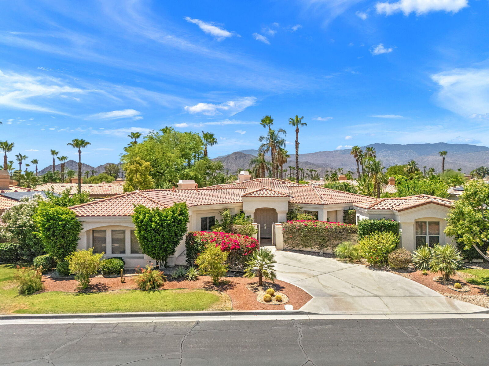 Property Photo: 81 Appian Way CA 92211