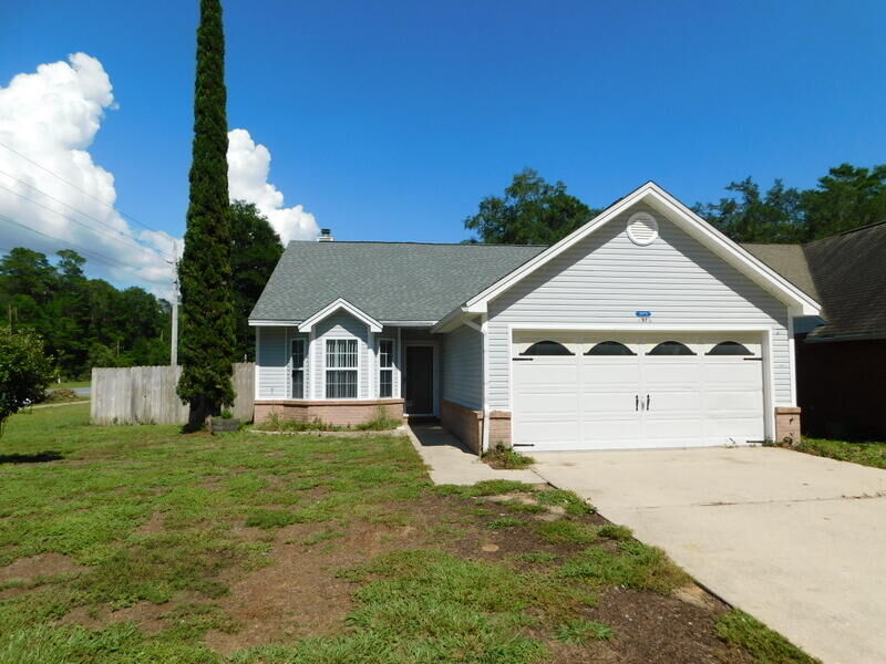 Property Photo:  2975 Blue Pine Lane  FL 32578 