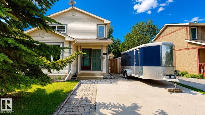 Property Photo: 137 Greenwood Drive AB T7X 1X8
