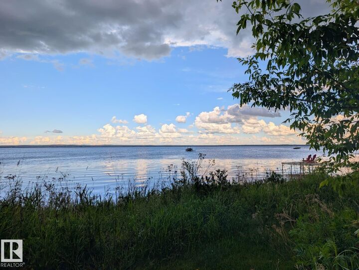 Property Photo:  334 Crystal Springs Drive  AB T0C 2V0 