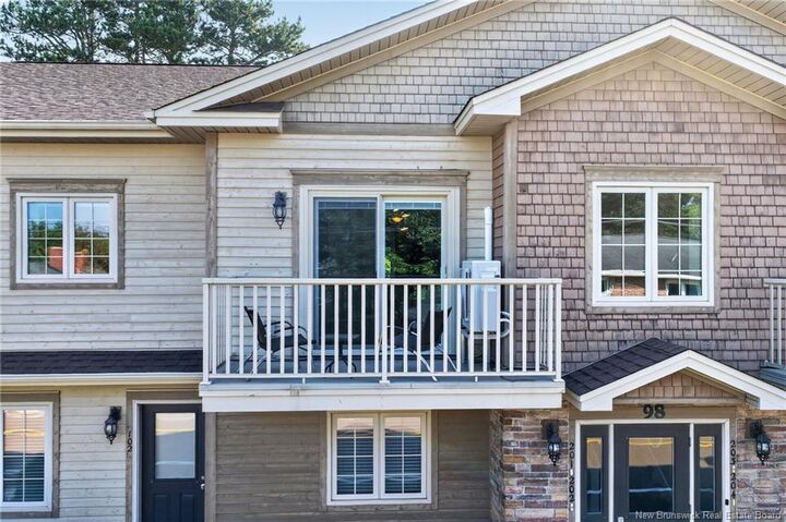 Property Photo: 98 Pleasant Street 201 NB E4P 2L6