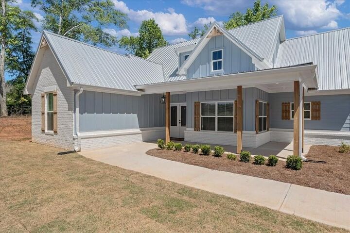 Property Photo: 1488 Morgan Road GA 30110