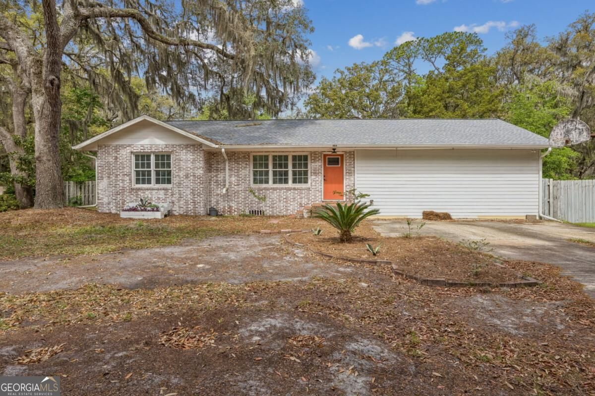 Property Photo:  303 Mahan Street  GA 31558 
