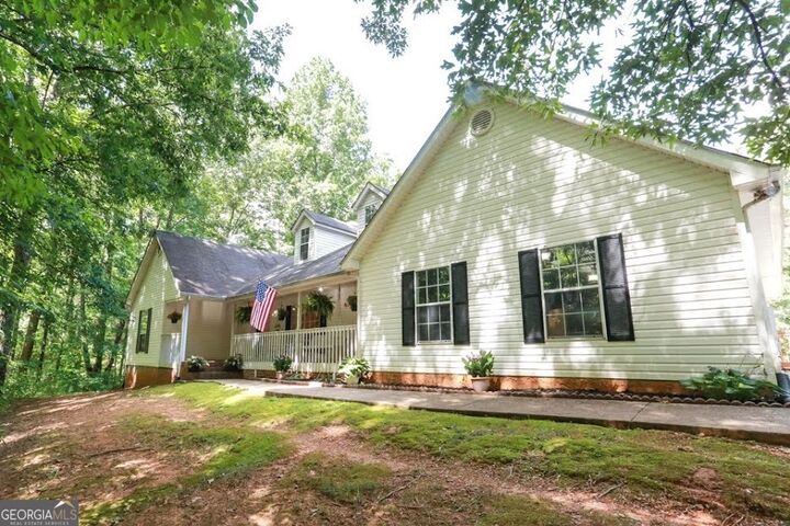 Property Photo:  400 Herrell Road  GA 30180 