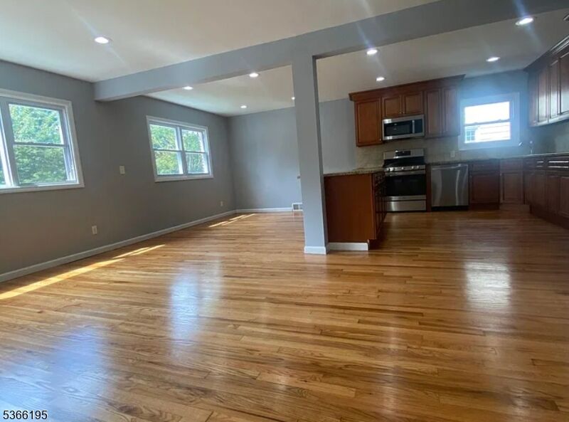 Property Photo:  2089 Galloping Hill Rd 1  NJ 07083 