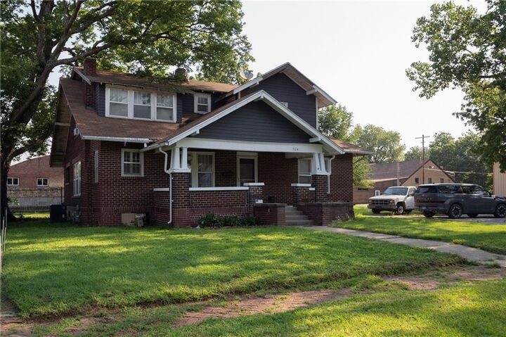 Property Photo: 304 E 4th Street KS 67335