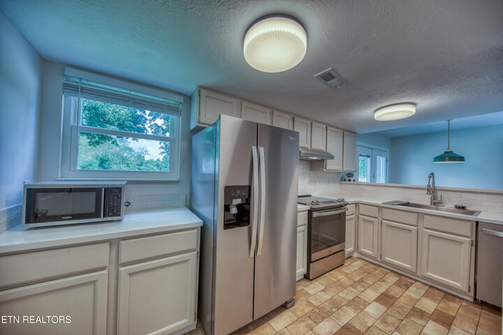 Property Photo: 6012 Woodbark Trace TN 37921