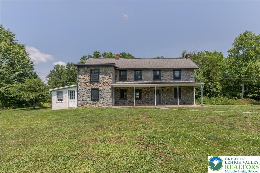 Property Photo:  1350 Old Plains Road  PA 18073 