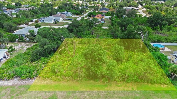Property Photo: 11236 Gulfstream Boulevard FL 33981