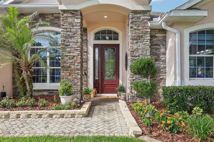 Property Photo:  115 W Blue Water Edge Drive  FL 32736 