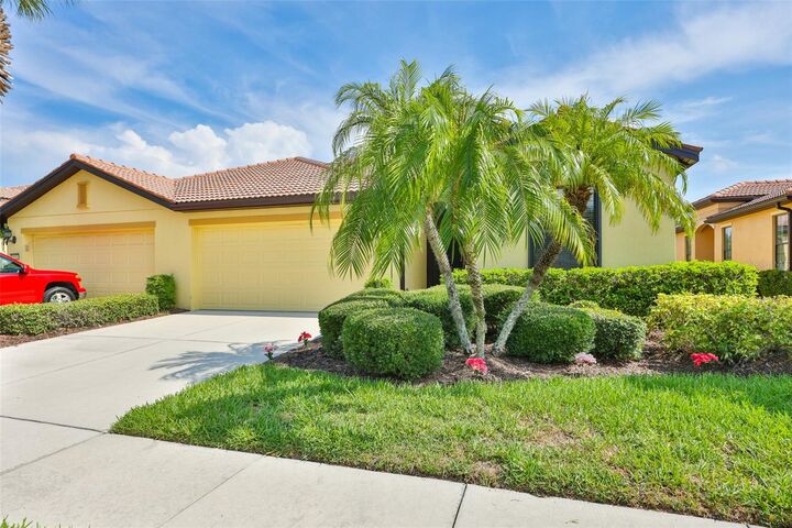 Property Photo:  5618 Sunset Falls Drive  FL 33572 