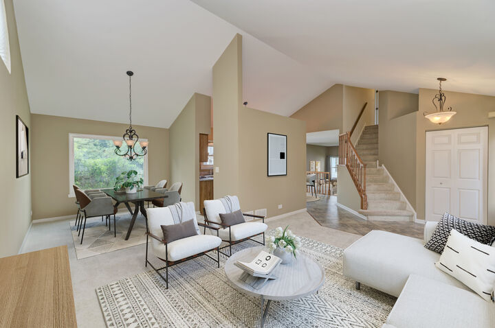 Property Photo:  1327 Northgate Drive  IL 60103 