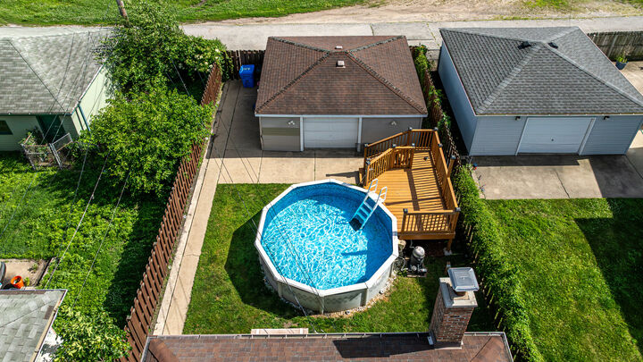 Property Photo:  3307 E 136th Street  IL 60633 