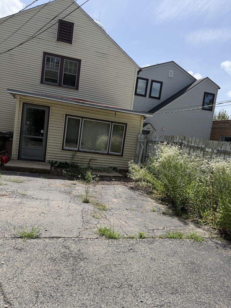 Property Photo:  430 W Virginia Street 1  IL 60014 