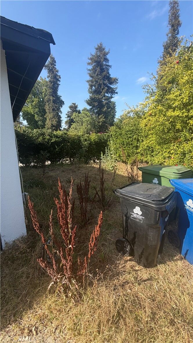 Property Photo: 5837 Cedros CA 91411