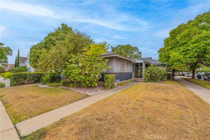 Property Photo:  4900 Dockweiler St  CA 90019 