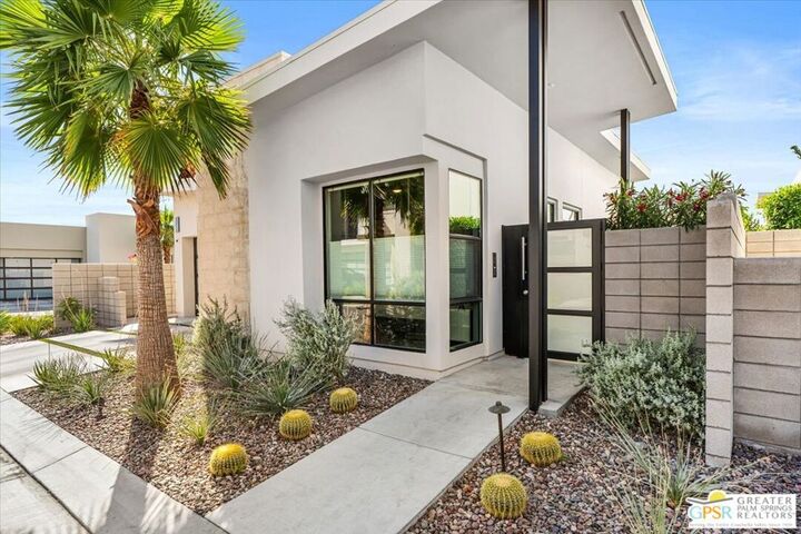 Property Photo:  1361 Woodward Way  CA 92262 
