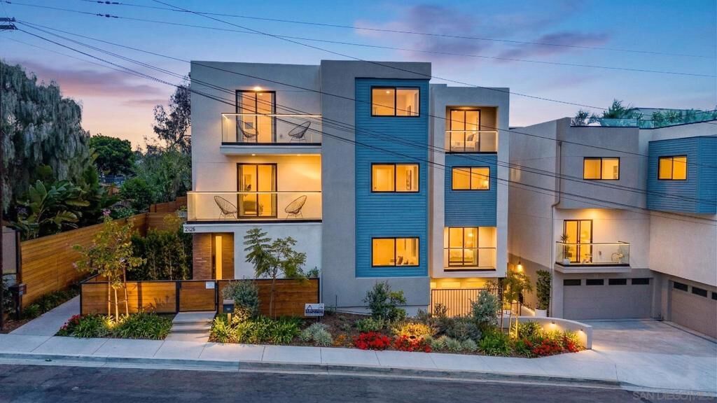 Property Photo:  2124 San Clemente St  CA 92107 