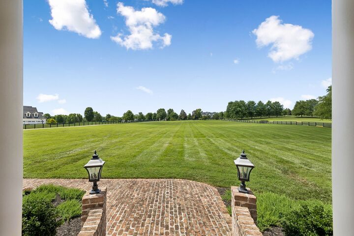 Property Photo: 3216 Baker Ln TN 37064