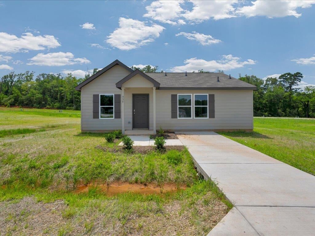 Property Photo:  335 Dana Drive  TX 75901 
