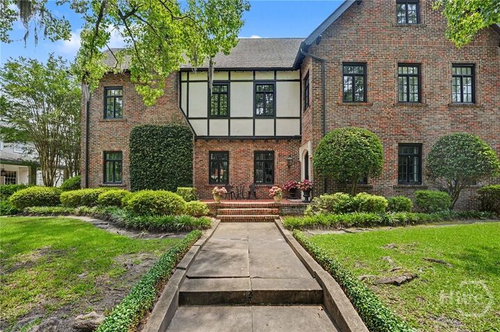 Property Photo:  27 E 49th Street  GA 31405 