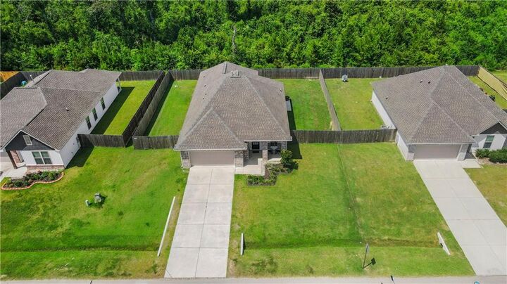 Property Photo: 20612 Stone House Road LA 70401