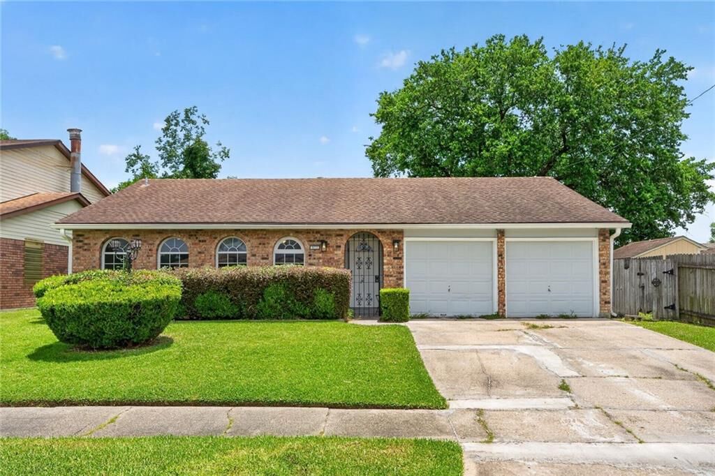 Property Photo:  977 E Lexington Avenue  LA 70056 