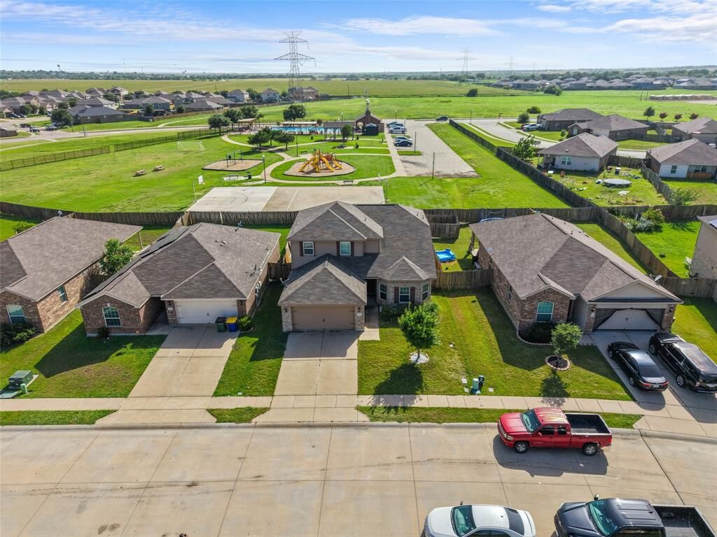 Property Photo: 137 Kennedy Drive TX 76084