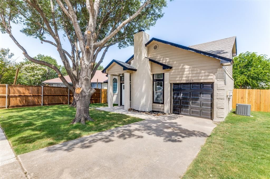 Property Photo: 2068 Paint Pony Lane TX 76248