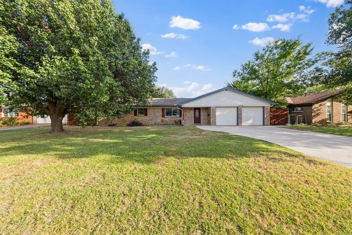 Property Photo: 6736 Corona Drive TX 76180