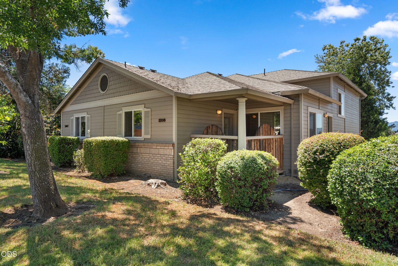Property Photo: 1207 Springbrook Road OR 97504