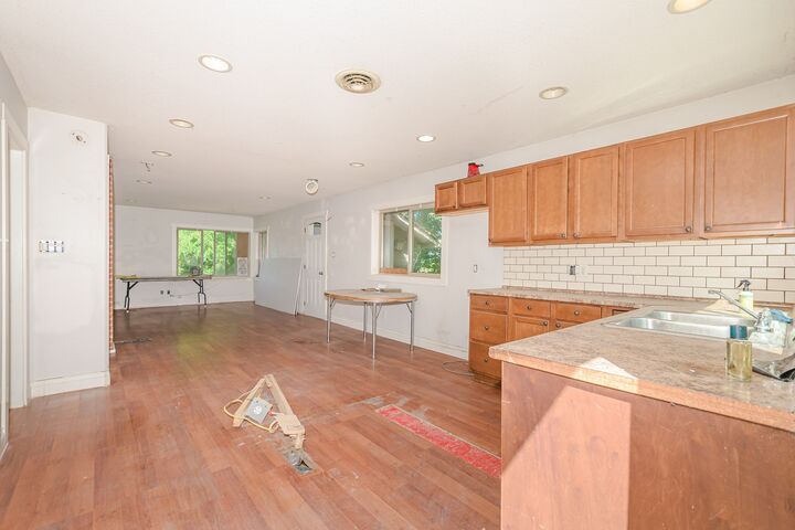 Property Photo: 630 5 Street SE BC V1E 4G2