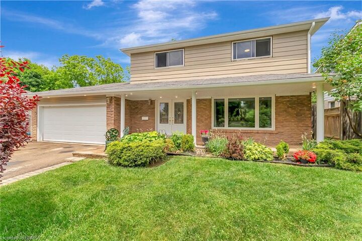 Property Photo:  307 Erindale Drive  ON L7L 4T3 