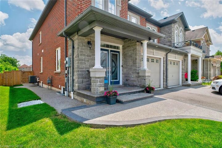 Property Photo:  21 Summerberry Way  ON L9B 0G2 