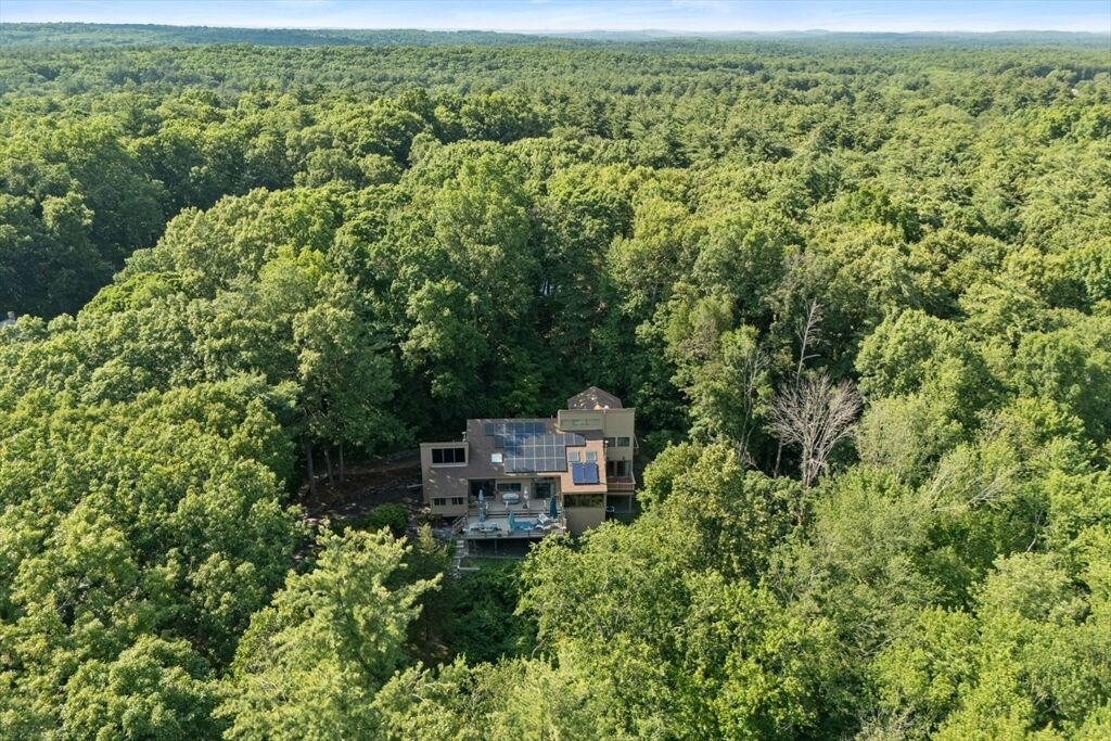 Property Photo:  7 Hilltop Ln  MA 01701 